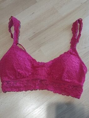No Boundaries Lace Bralette in Fuchsia